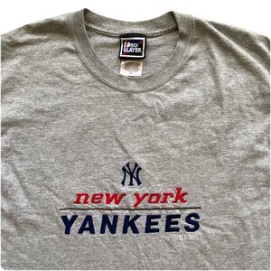 Vintage New York Yankees T Shirt Y2K Pro Player Gray Large 1998 Sewn Spell Out